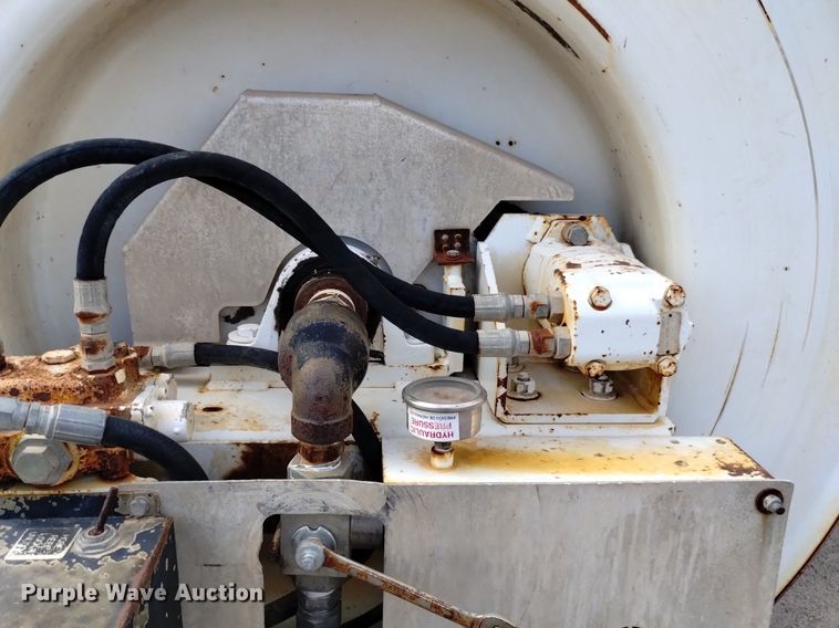 image for item DK8788 2000 Sterling LT  vacuum truck