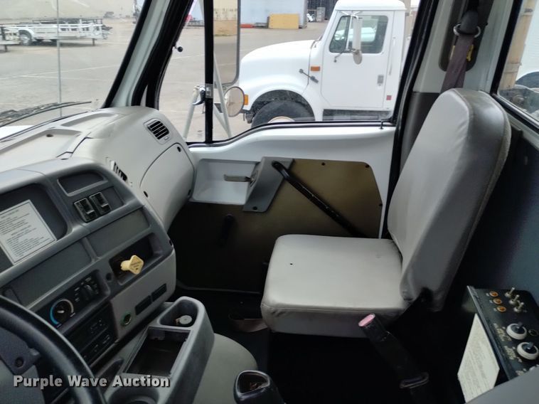 image for item DK8788 2000 Sterling LT  vacuum truck