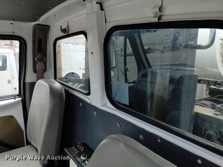 image for item DK8788 2000 Sterling LT  vacuum truck