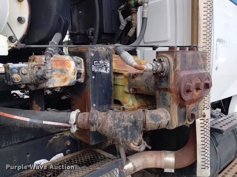 image for item DK8788 2000 Sterling LT  vacuum truck