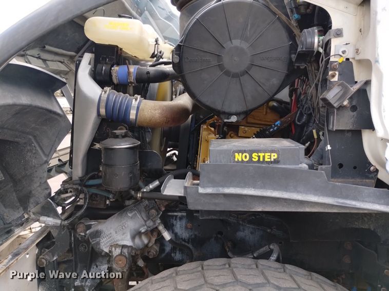 image for item DK8788 2000 Sterling LT  vacuum truck