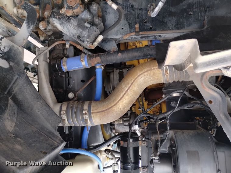 image for item DK8788 2000 Sterling LT  vacuum truck