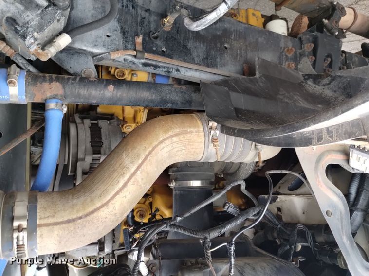 image for item DK8788 2000 Sterling LT  vacuum truck