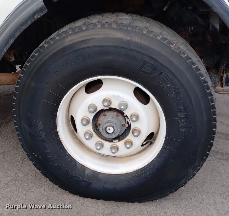 image for item DK8788 2000 Sterling LT  vacuum truck