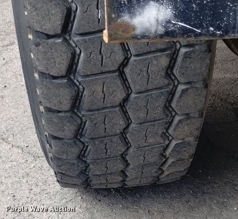 image for item DK8788 2000 Sterling LT  vacuum truck