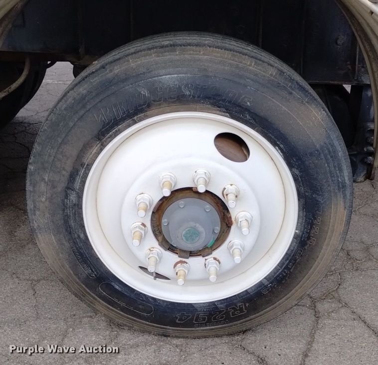 image for item DK8788 2000 Sterling LT  vacuum truck