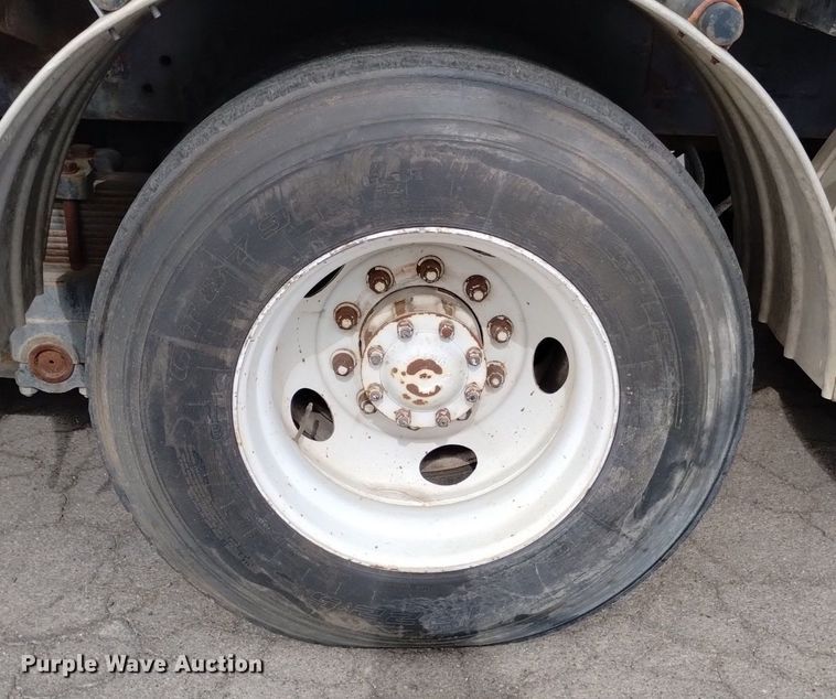 image for item DK8788 2000 Sterling LT  vacuum truck