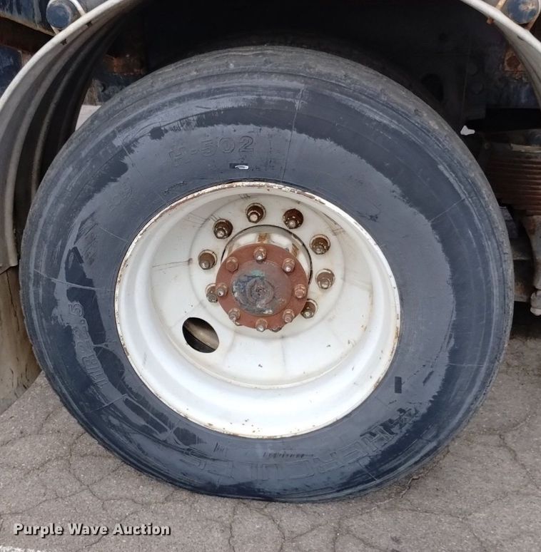 image for item DK8788 2000 Sterling LT  vacuum truck