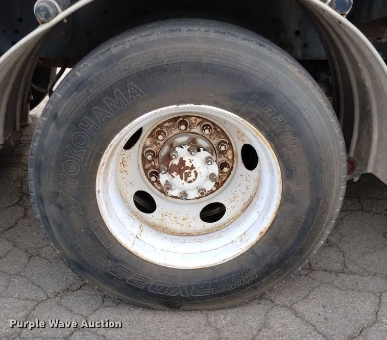 image for item DK8788 2000 Sterling LT  vacuum truck