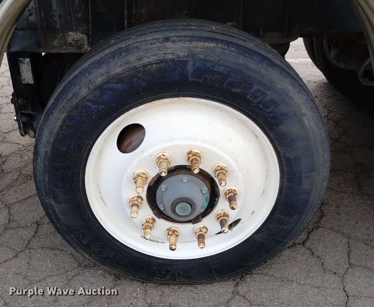 image for item DK8788 2000 Sterling LT  vacuum truck