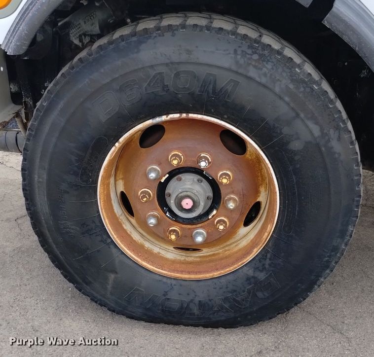 image for item DK8788 2000 Sterling LT  vacuum truck