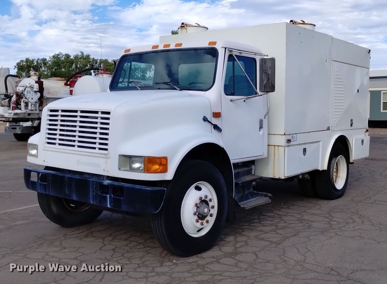 image for item DK8790 1995 International 4900  sewer jetter truck
