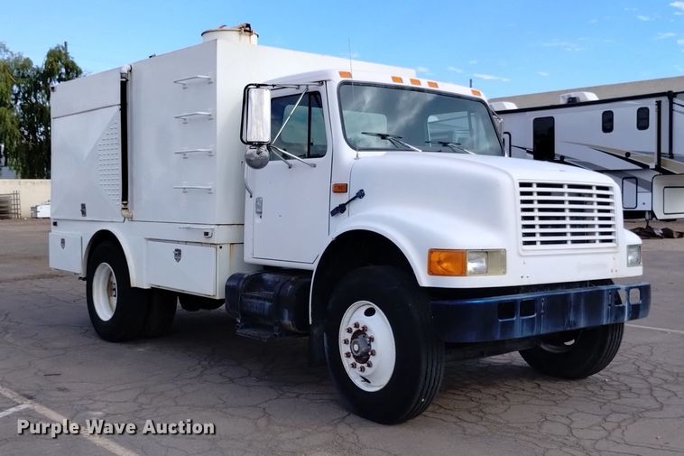 image for item DK8790 1995 International 4900  sewer jetter truck