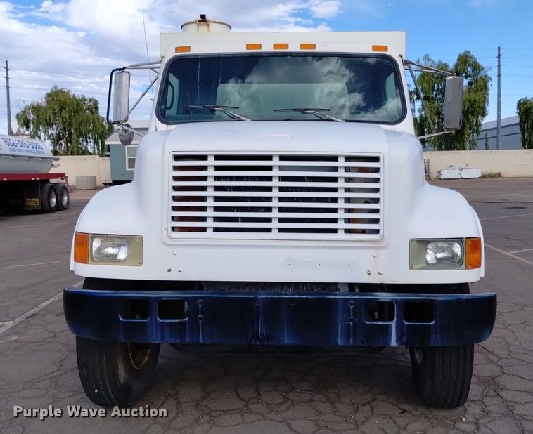 image for item DK8790 1995 International 4900  sewer jetter truck