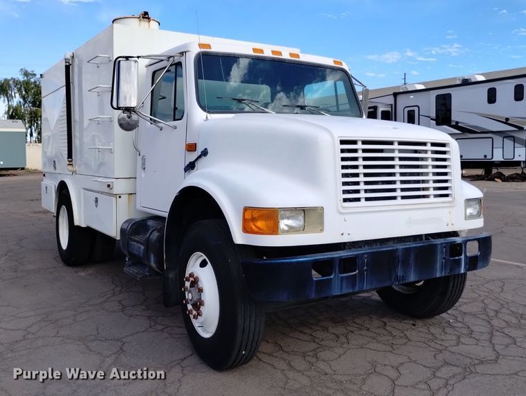 image for item DK8790 1995 International 4900  sewer jetter truck