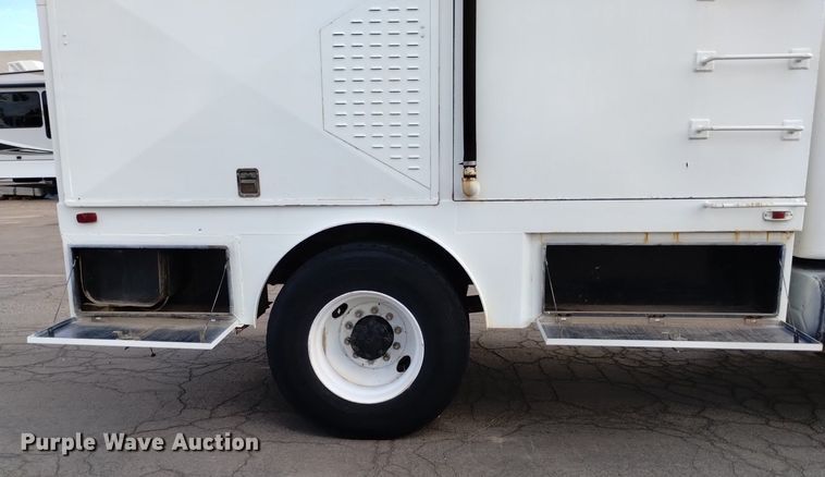 image for item DK8790 1995 International 4900  sewer jetter truck