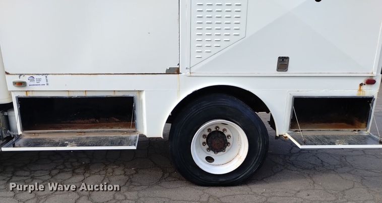 image for item DK8790 1995 International 4900  sewer jetter truck