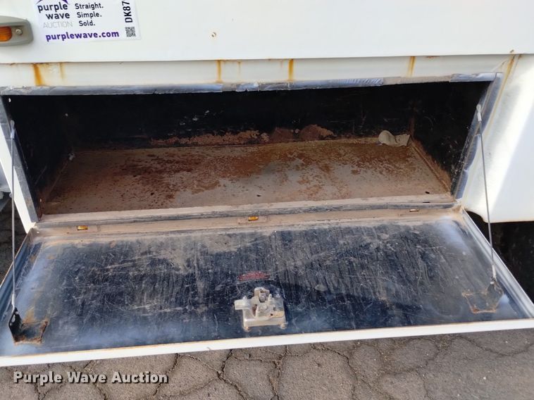 image for item DK8790 1995 International 4900  sewer jetter truck