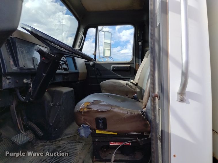 image for item DK8790 1995 International 4900  sewer jetter truck