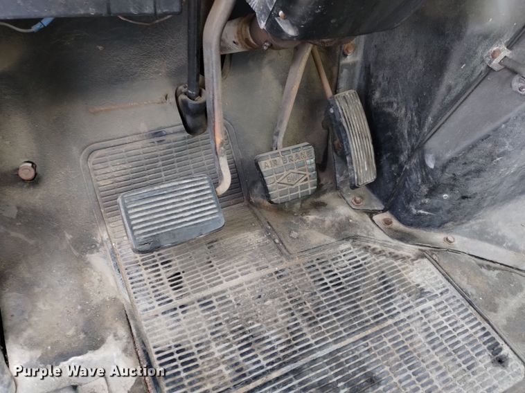 image for item DK8790 1995 International 4900  sewer jetter truck