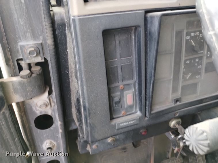 image for item DK8790 1995 International 4900  sewer jetter truck