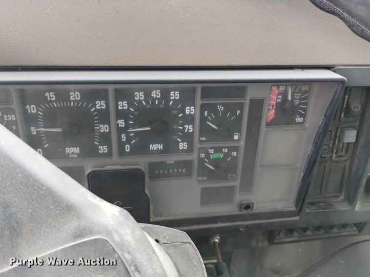 image for item DK8790 1995 International 4900  sewer jetter truck