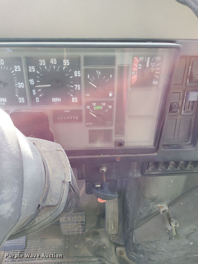 image for item DK8790 1995 International 4900  sewer jetter truck