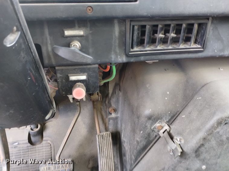 image for item DK8790 1995 International 4900  sewer jetter truck