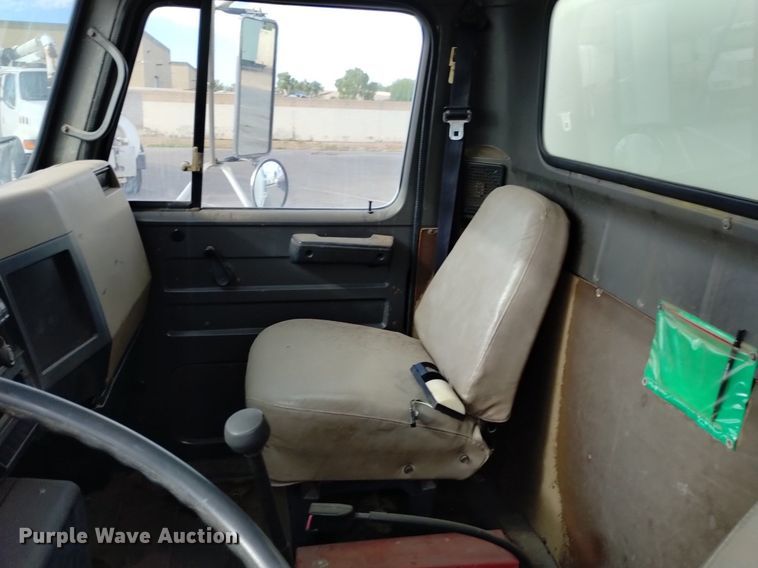 image for item DK8790 1995 International 4900  sewer jetter truck