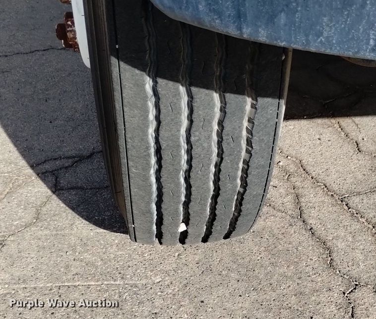 image for item DK8790 1995 International 4900  sewer jetter truck