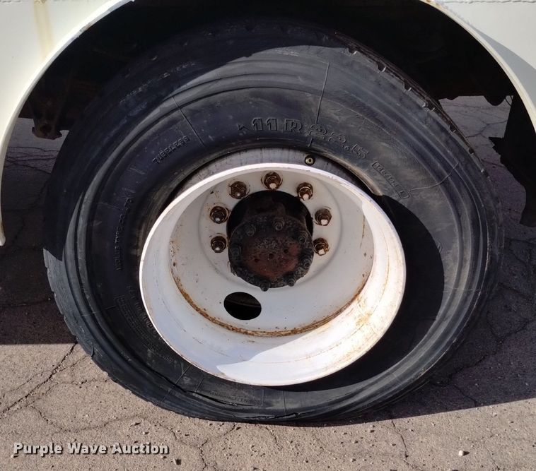 image for item DK8790 1995 International 4900  sewer jetter truck