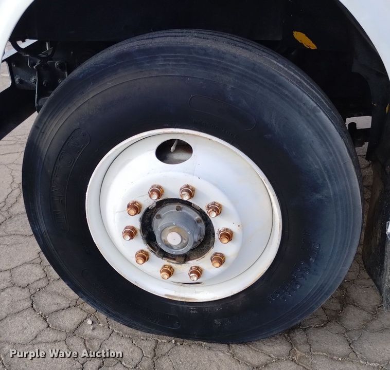 image for item DK8790 1995 International 4900  sewer jetter truck