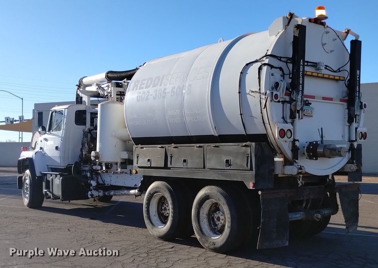 image for item DK8791 1994 Ford L9000  vacuum truck