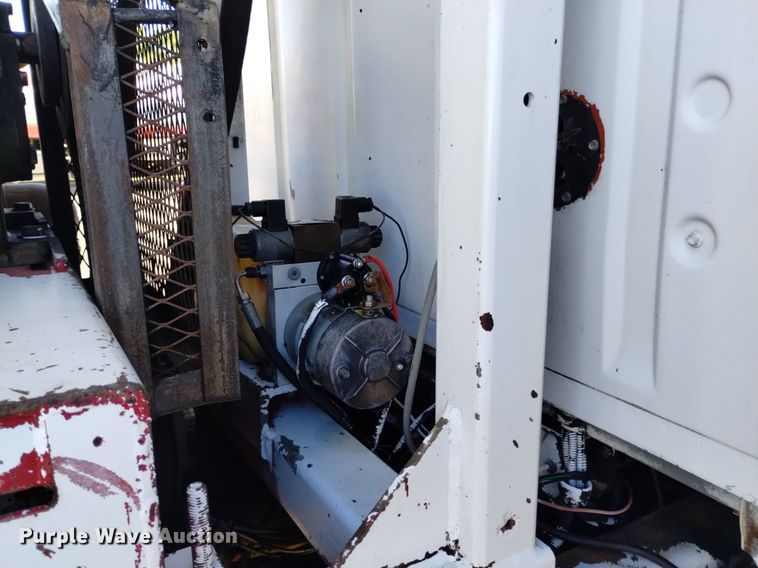 image for item DK8791 1994 Ford L9000  vacuum truck