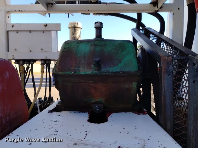 image for item DK8791 1994 Ford L9000  vacuum truck