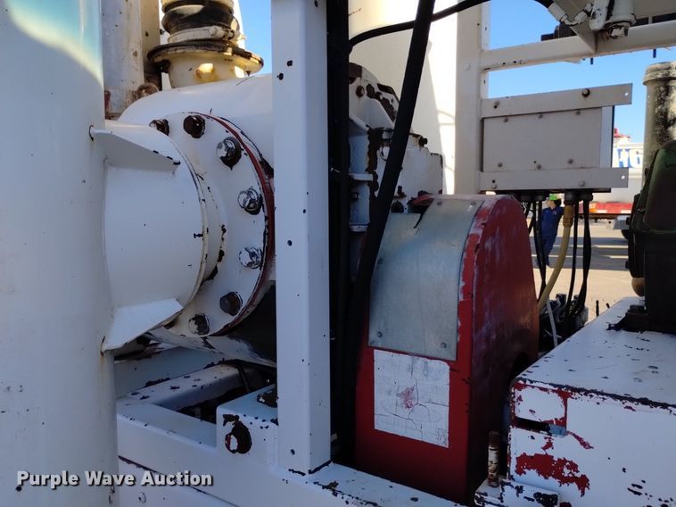 image for item DK8791 1994 Ford L9000  vacuum truck