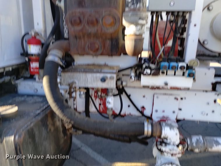 image for item DK8791 1994 Ford L9000  vacuum truck