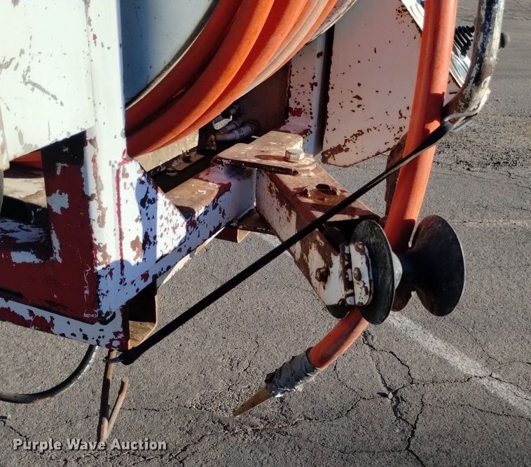 image for item DK8791 1994 Ford L9000  vacuum truck