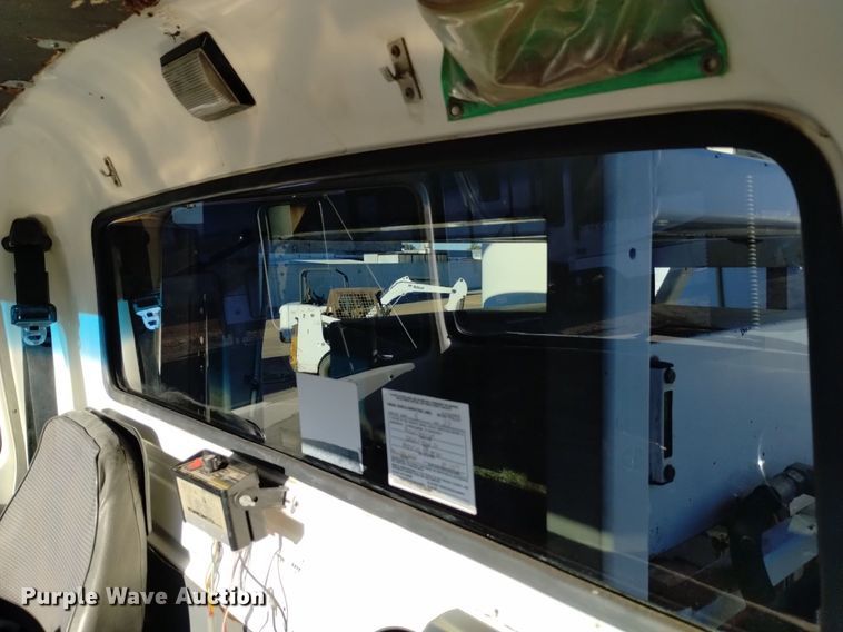 image for item DK8791 1994 Ford L9000  vacuum truck