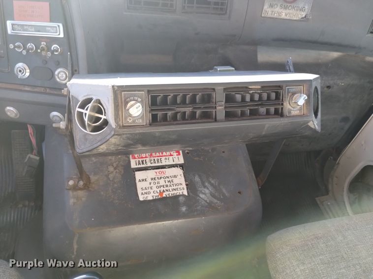 image for item DK8791 1994 Ford L9000  vacuum truck