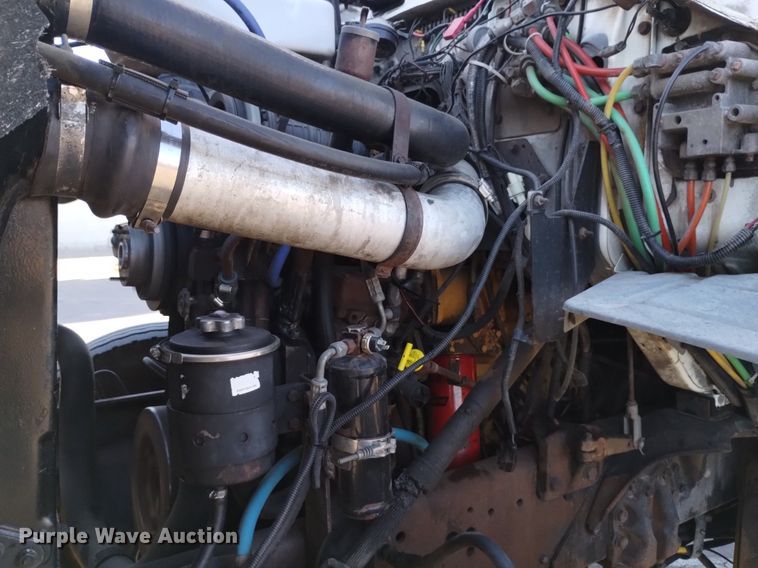 image for item DK8791 1994 Ford L9000  vacuum truck