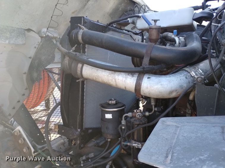 image for item DK8791 1994 Ford L9000  vacuum truck