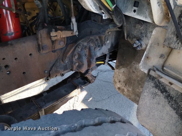 image for item DK8791 1994 Ford L9000  vacuum truck