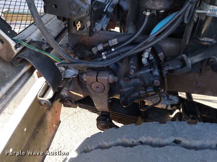 image for item DK8791 1994 Ford L9000  vacuum truck