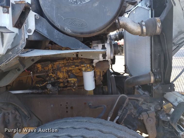 image for item DK8791 1994 Ford L9000  vacuum truck