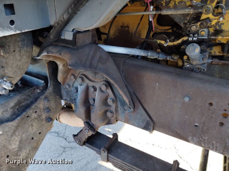 image for item DK8791 1994 Ford L9000  vacuum truck