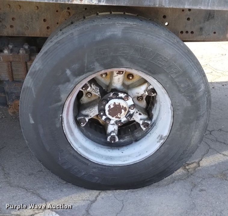 image for item DK8791 1994 Ford L9000  vacuum truck