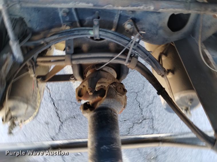 image for item DK8792 1996 Volvo  semi truck