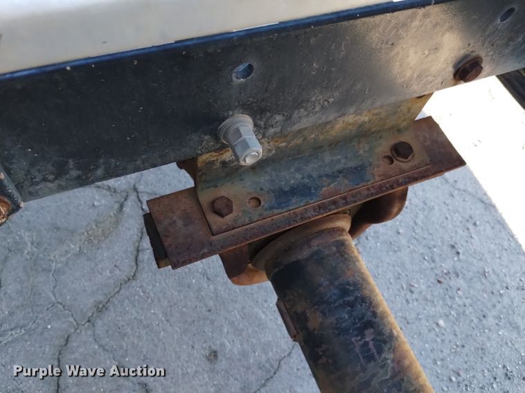 image for item DK8792 1996 Volvo  semi truck