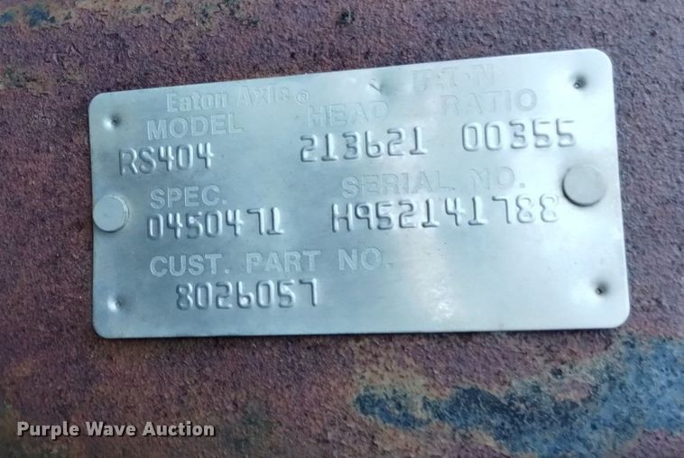 image for item DK8792 1996 Volvo  semi truck